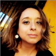 Docente especialista en ciencias naturales, en forme remota